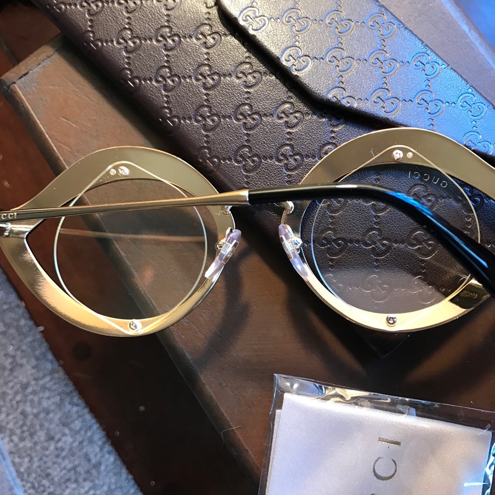 Authentic GUCCI 41mm Gold/crystals pres glasses - Picture 4 of 8